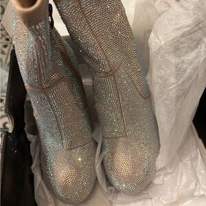 NEW Elegant Silver Rhinestone Women's Boots in box